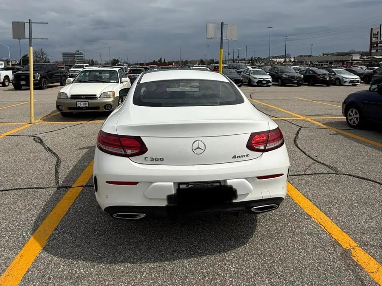 Mercedes-Benz C-Class снимка Mercedes-Benz C-Class