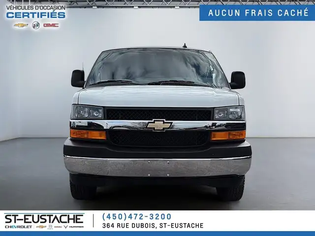 Chevrolet Express 3500 2023 — photo 3