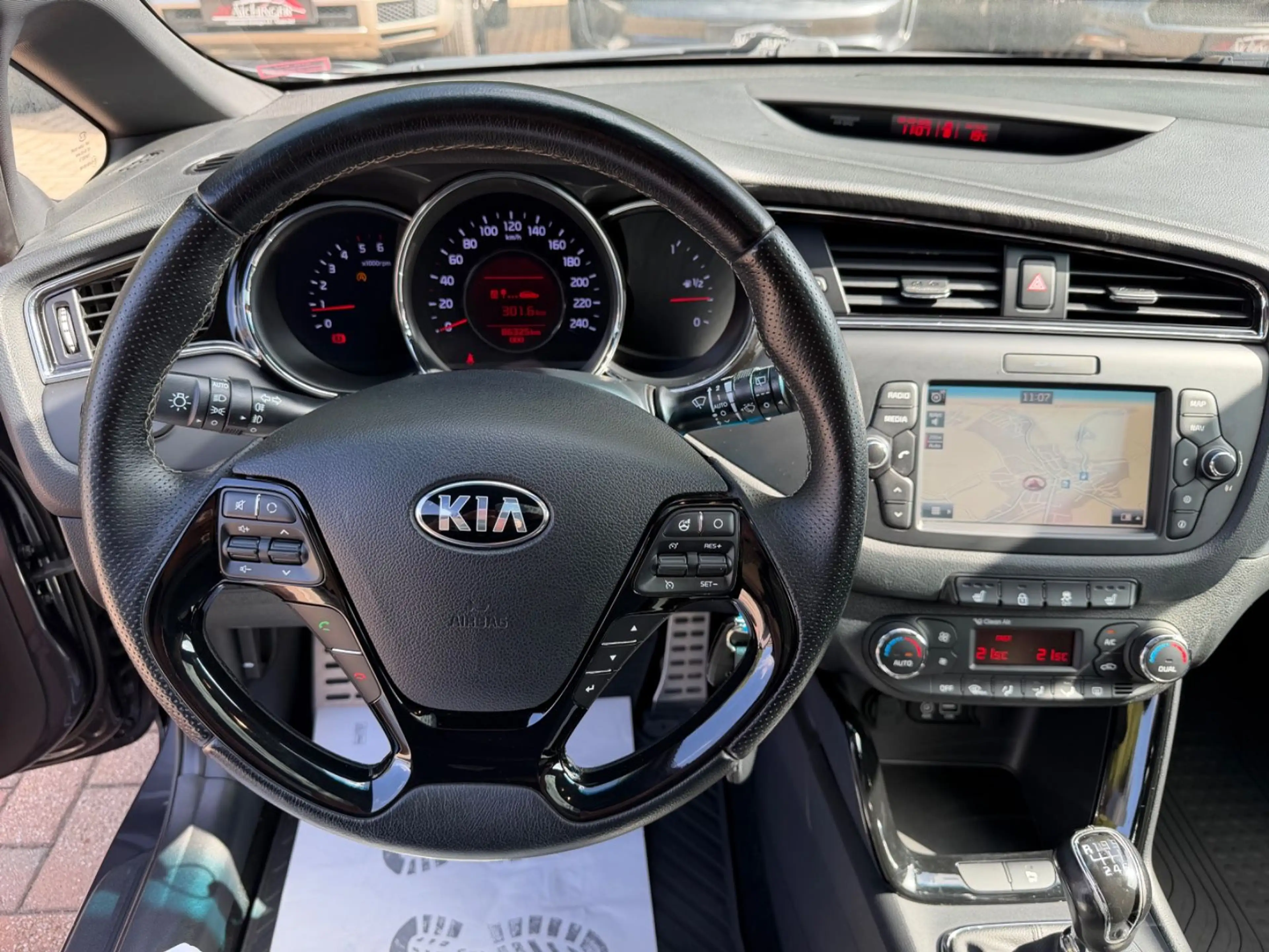 Kia Ceed SW / cee'd SW GT-Line 2.Hand 86tkm Pano Navi — photo 14