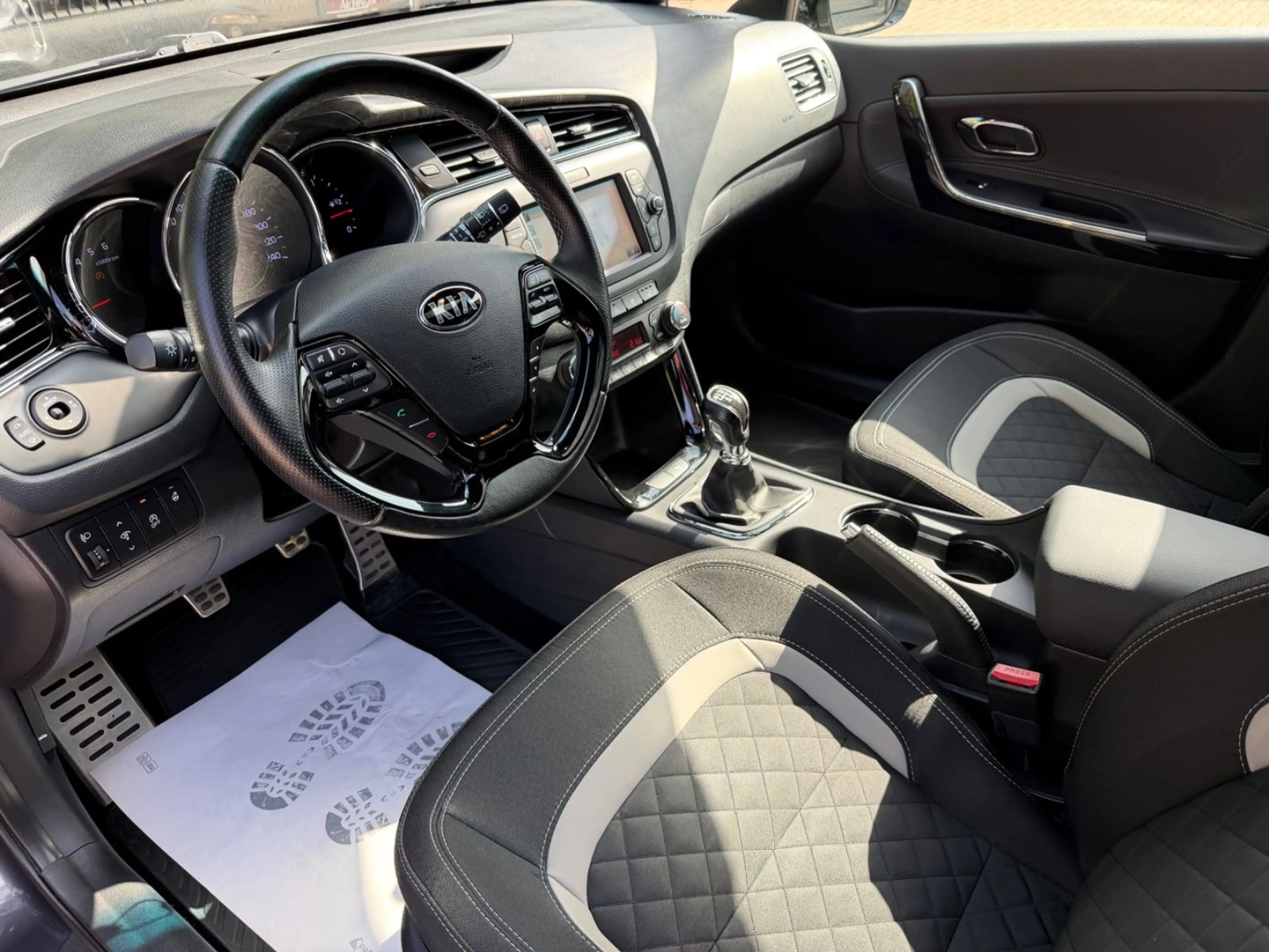 Kia Ceed SW / cee'd SW GT-Line 2.Hand 86tkm Pano Navi — photo 10