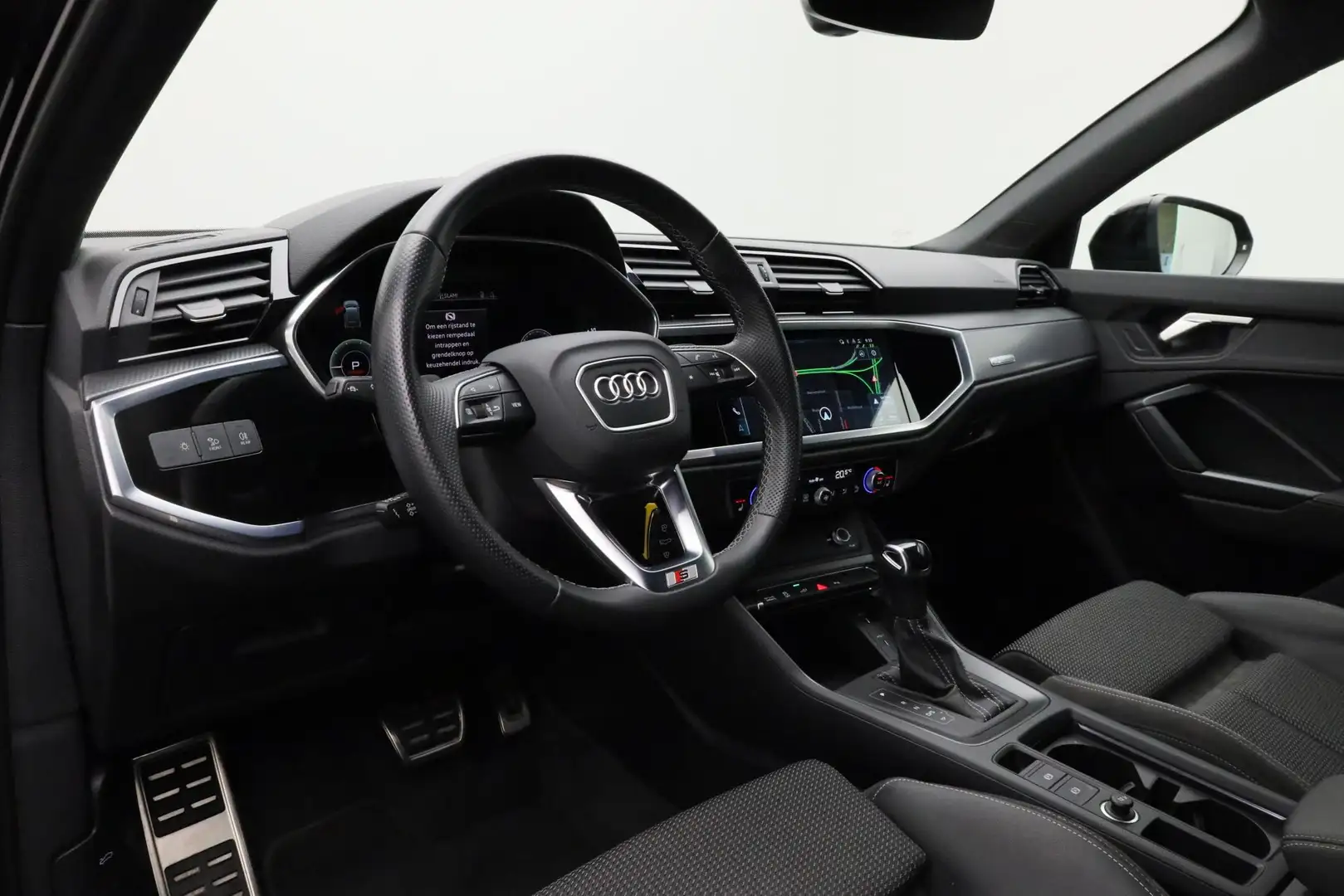 Audi Q3 45 TFSI e 245PK S-tronic S Edition | Pano | 19 inc Black - 2
