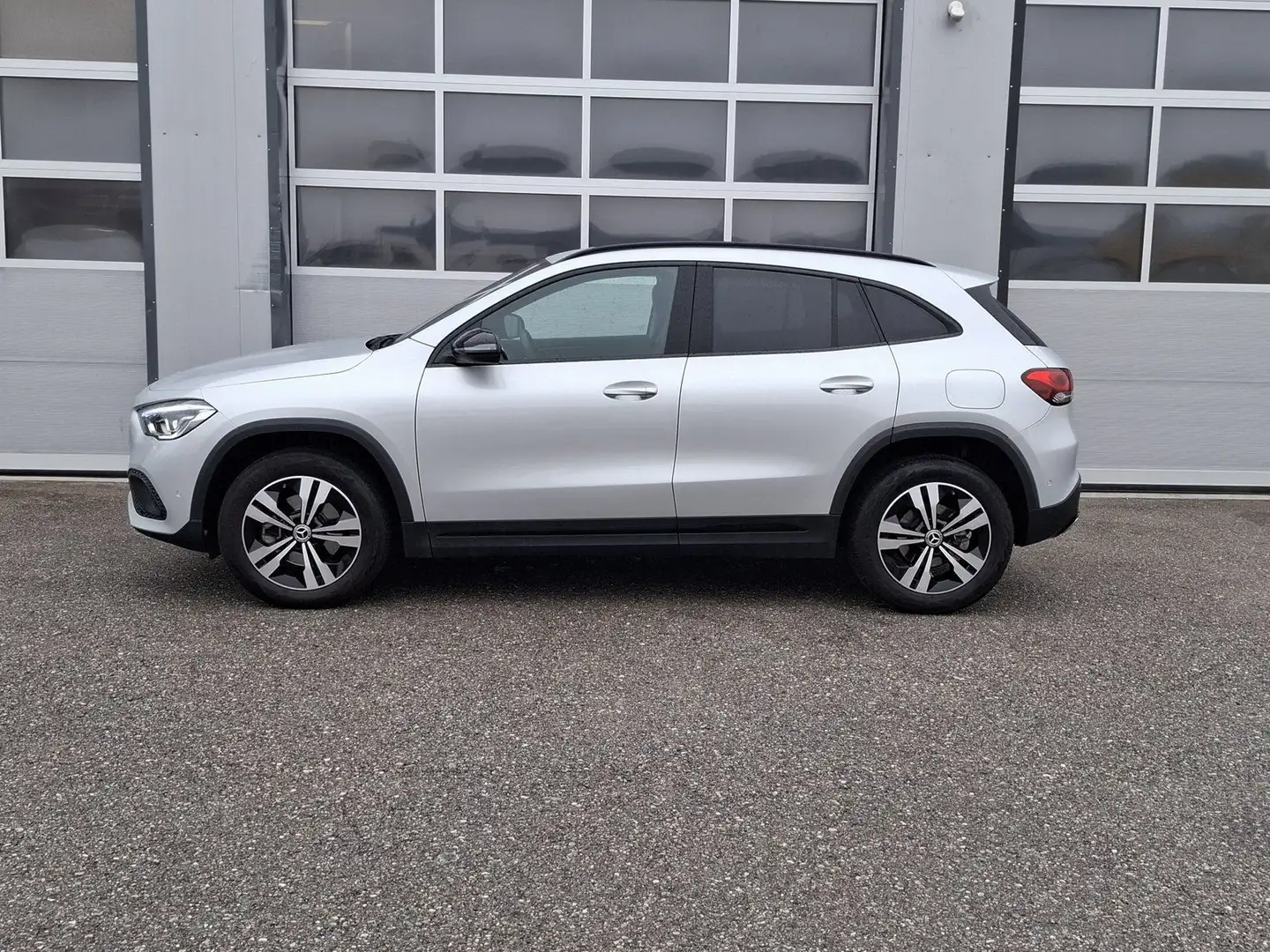 Mercedes-Benz GLA 200 Progressive 7G-DCT LED Navi Kamera Night Argent - 2