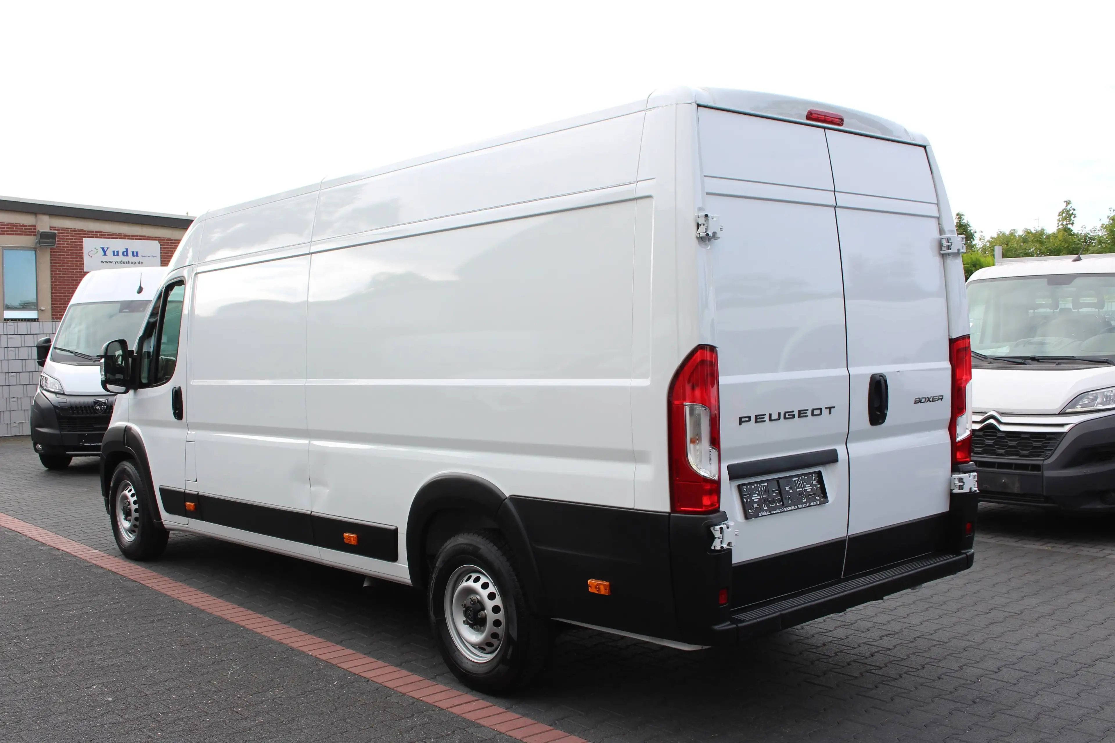 Peugeot Boxer 35 L4H2 180 Automatik*Klima*Navi*Temp*Holz — photo 9