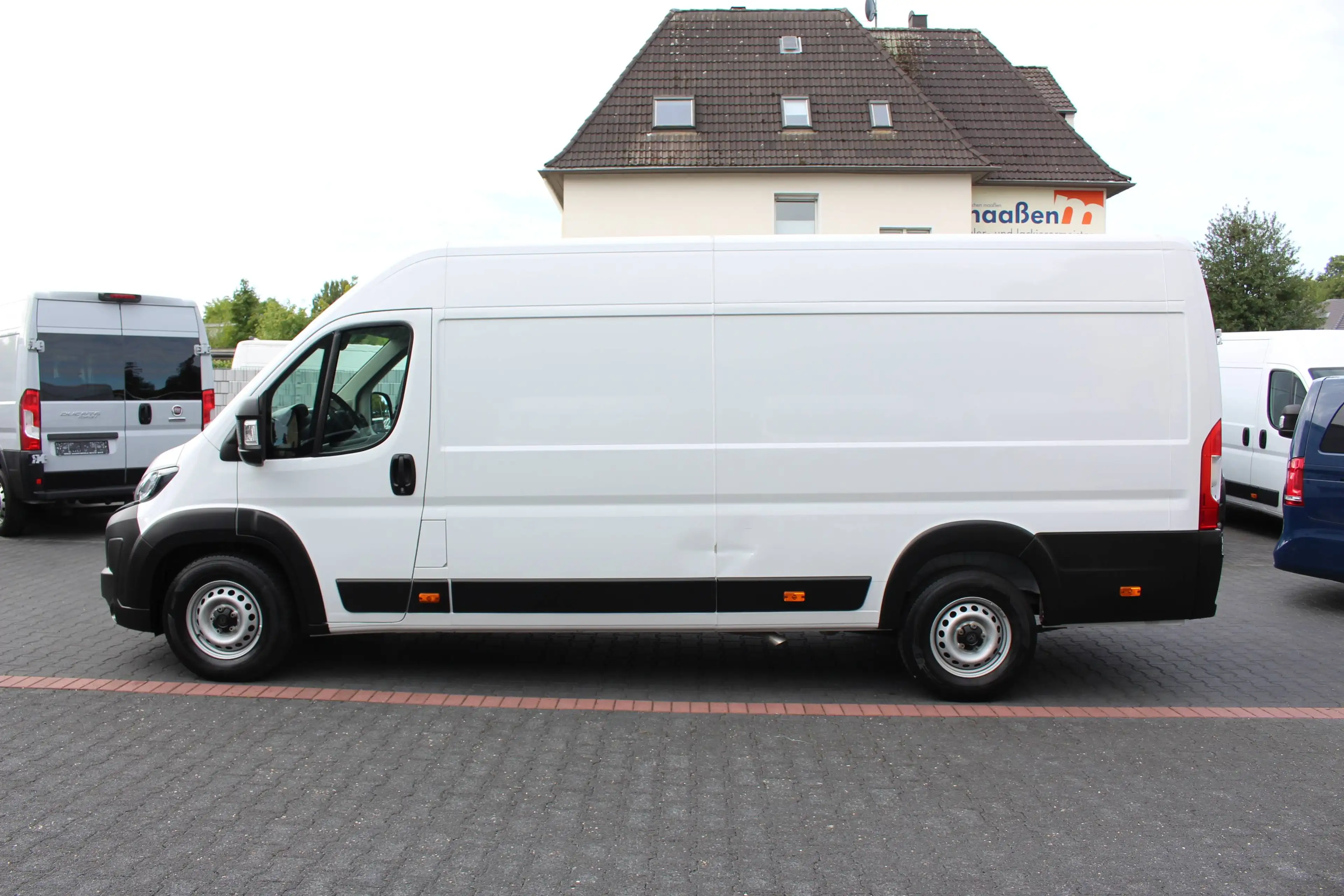 Peugeot Boxer 35 L4H2 180 Automatik*Klima*Navi*Temp*Holz — photo 8
