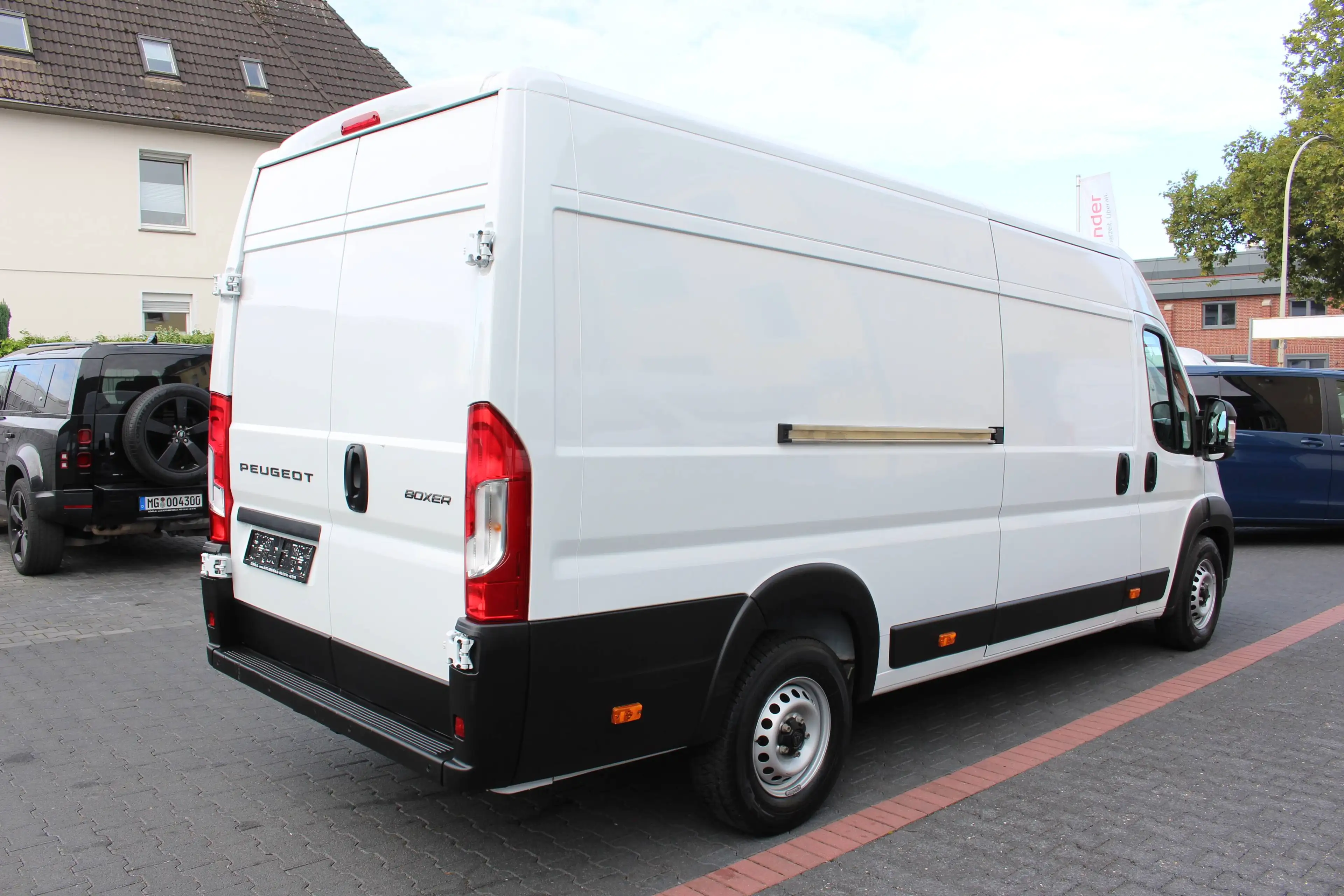 Peugeot Boxer 35 L4H2 180 Automatik*Klima*Navi*Temp*Holz — photo 3