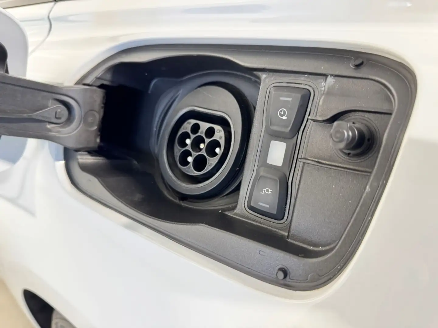 Audi A6 Avant 55 TFSIe quattro Competittion S tronic Blanc - 2