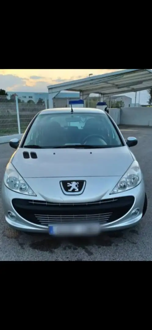 Peugeot 206 206+ 1.1i Plateado - 1