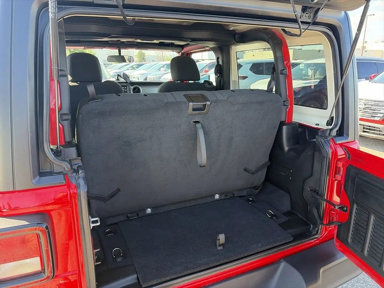 Jeep Wrangler photo Jeep Wrangler