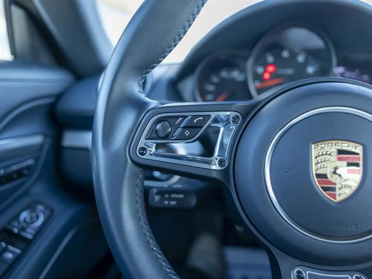 Porsche 718 Cayman снимка Porsche 718 Cayman