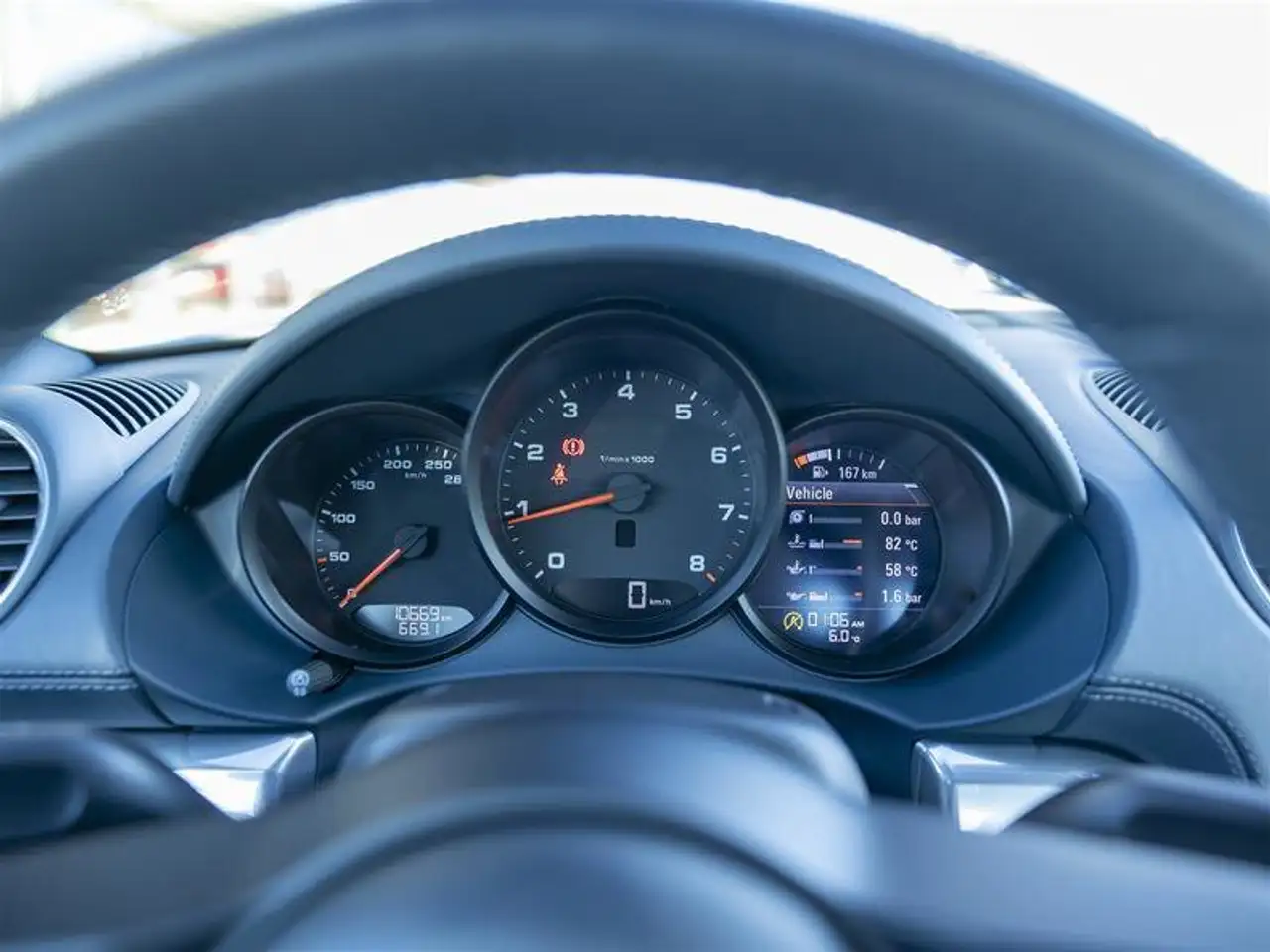 Porsche 718 Cayman снимка Porsche 718 Cayman