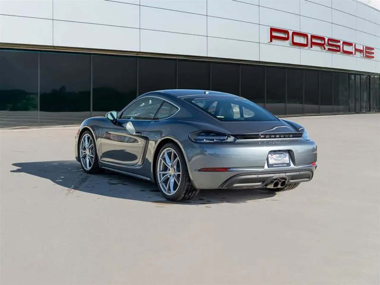 Porsche 718 Cayman снимка Porsche 718 Cayman