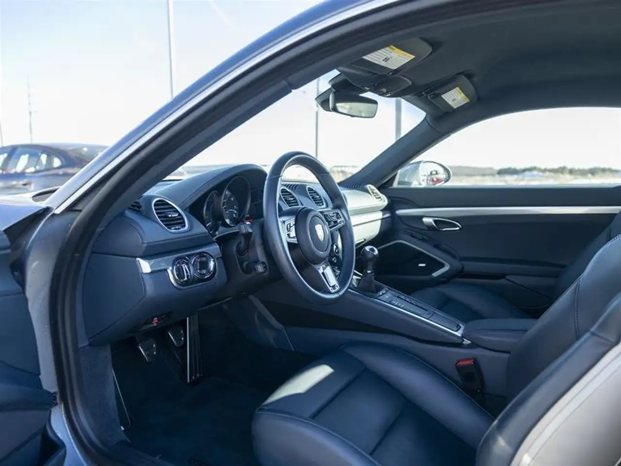 Porsche 718 Cayman снимка Porsche 718 Cayman