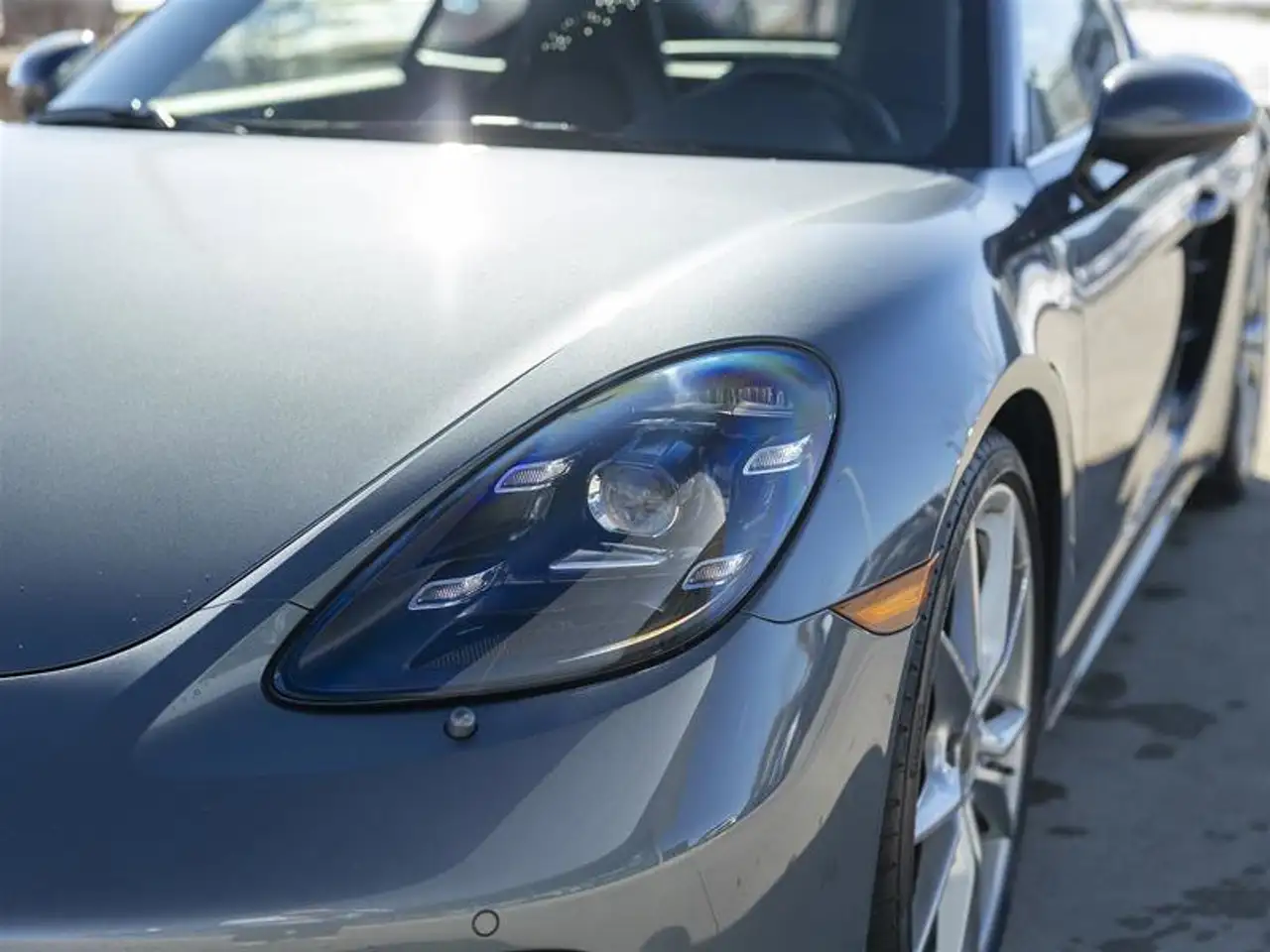 Porsche 718 Cayman снимка Porsche 718 Cayman