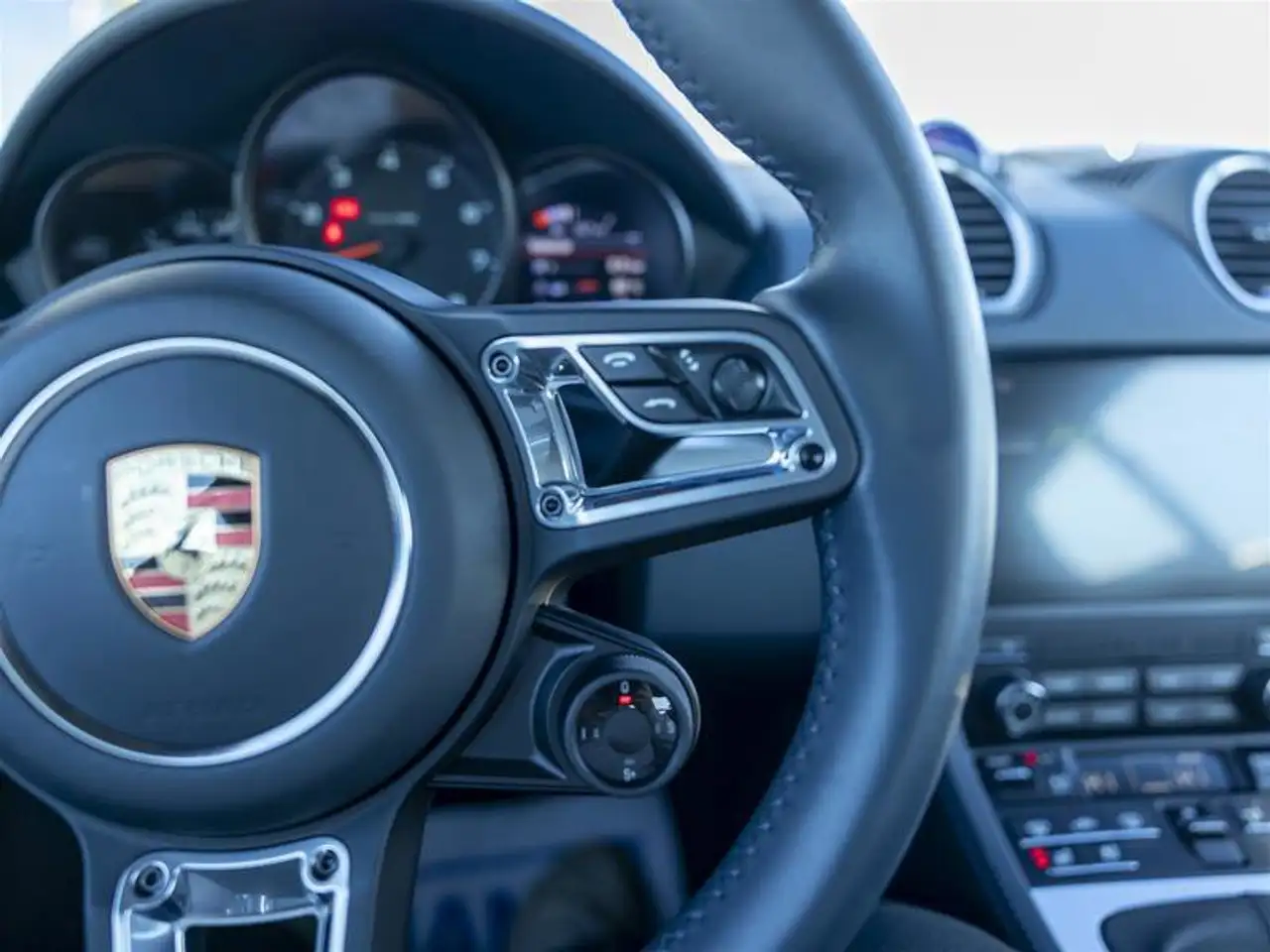 Porsche 718 Cayman снимка Porsche 718 Cayman