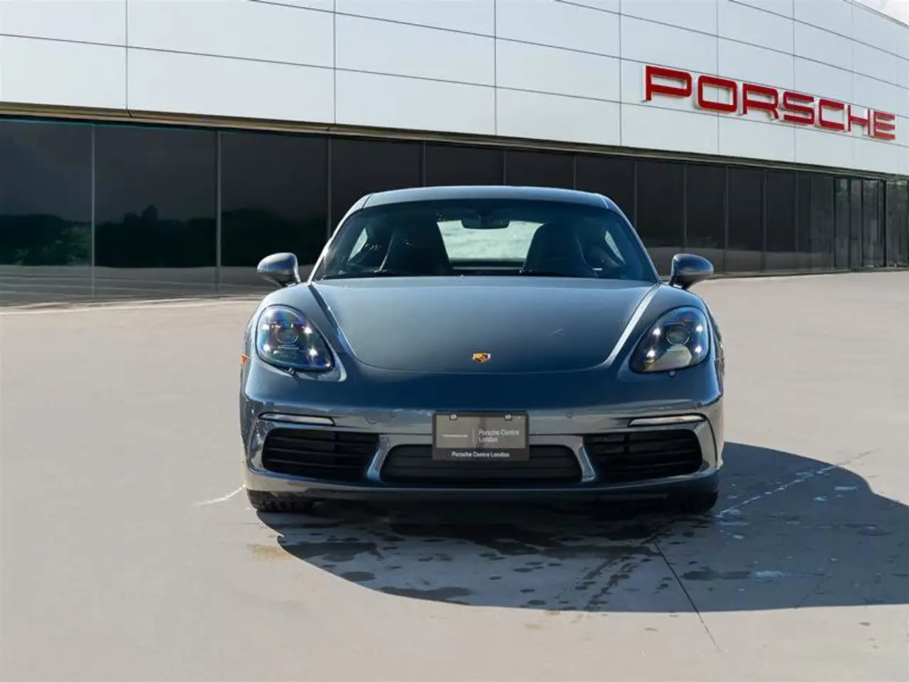 Porsche 718 Cayman снимка Porsche 718 Cayman