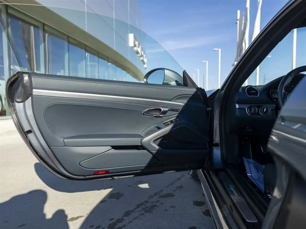 Porsche 718 Cayman снимка Porsche 718 Cayman
