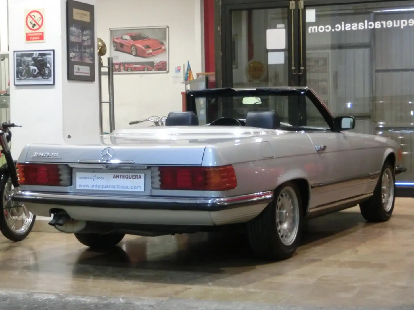 Mercedes-Benz SL 280 Plateado - 2