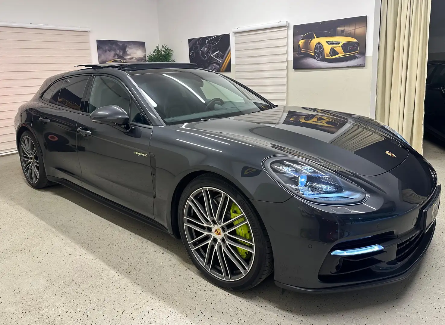 Porsche Panamera Edition Allrad Grau - 1
