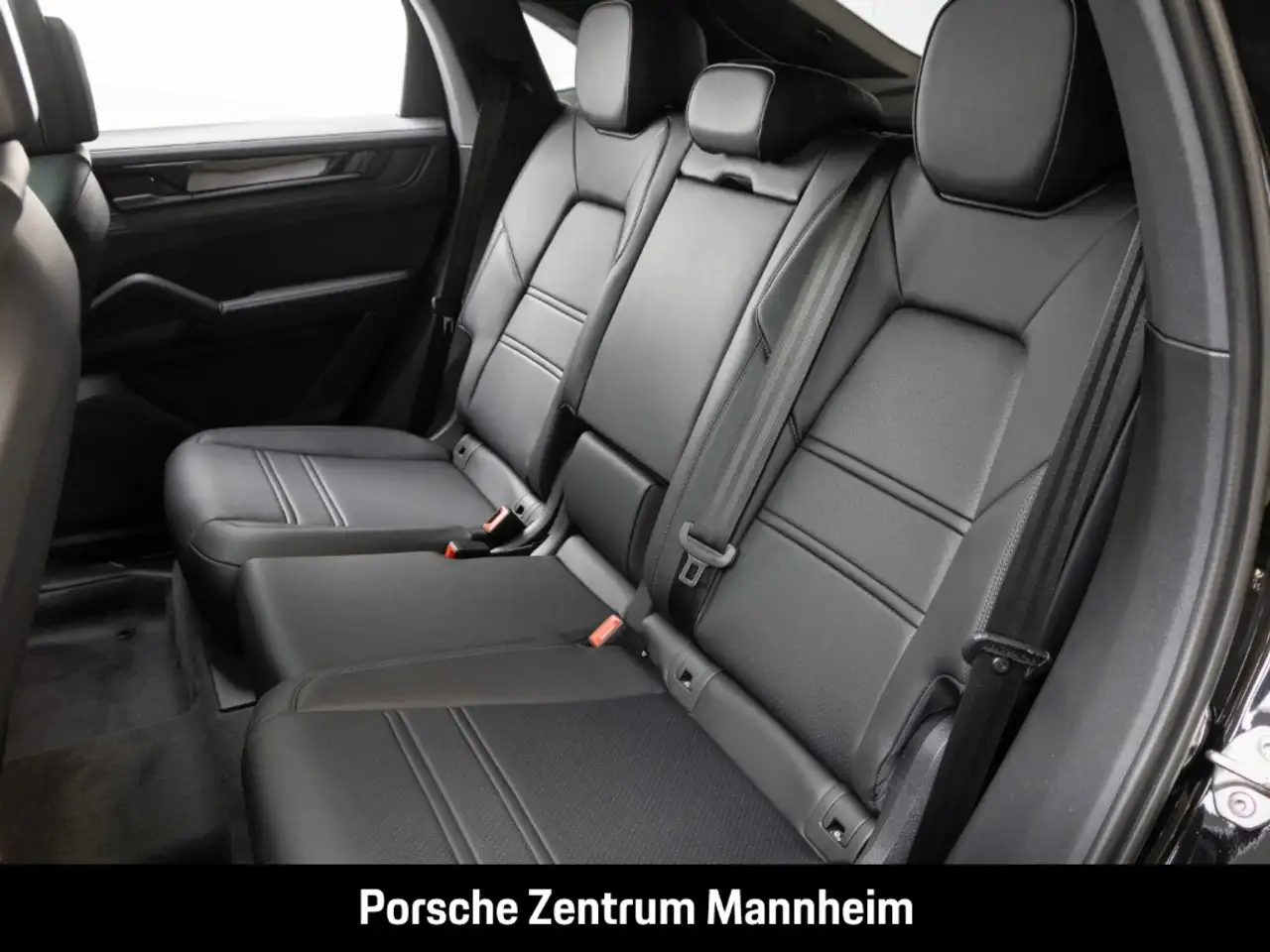 Porsche Cayenne E-Hyb. Coupe Black Edition 360°Bose SportAga 14