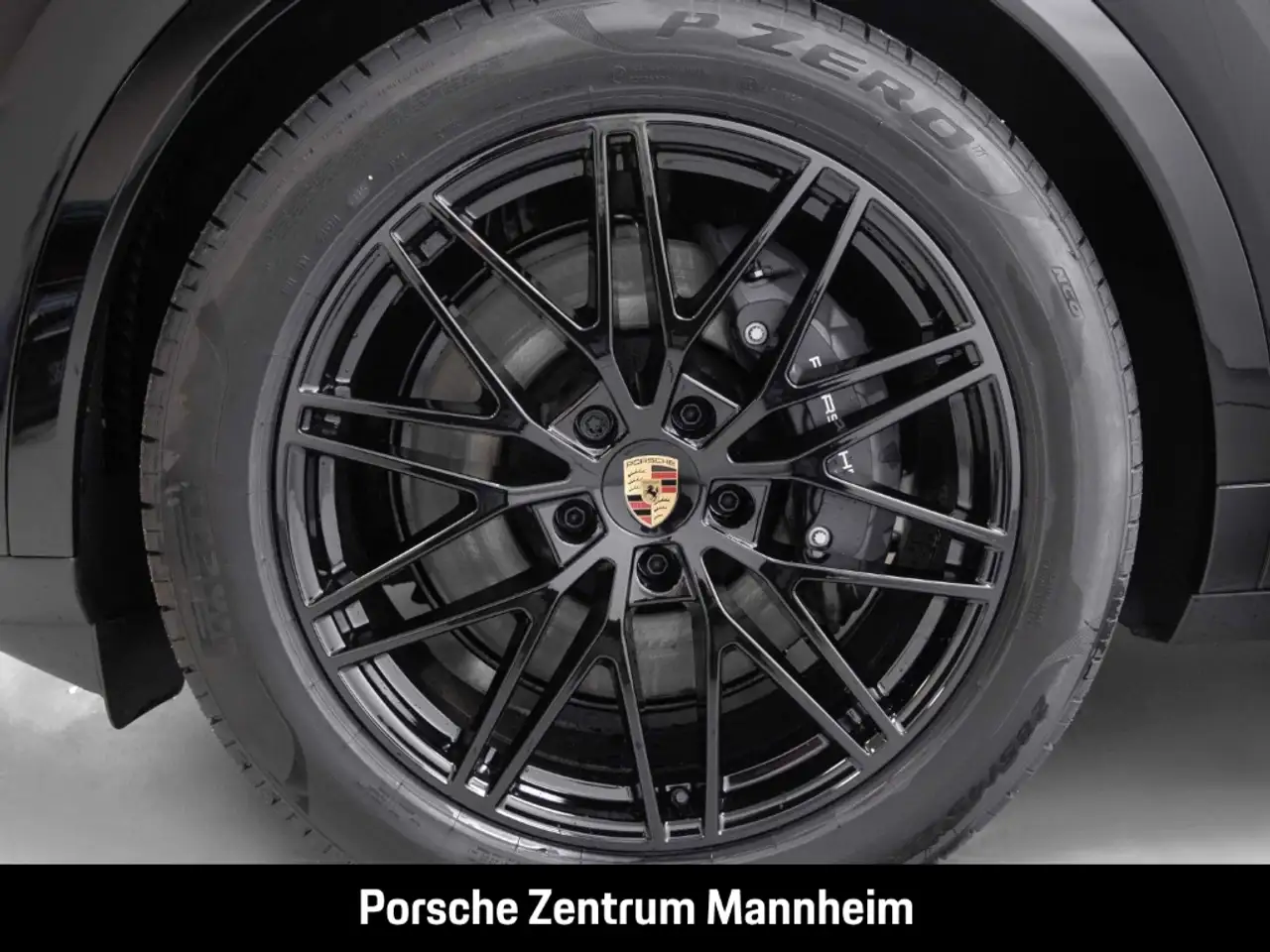 Porsche Cayenne E-Hyb. Coupe Black Edition 360°Bose SportAga 8