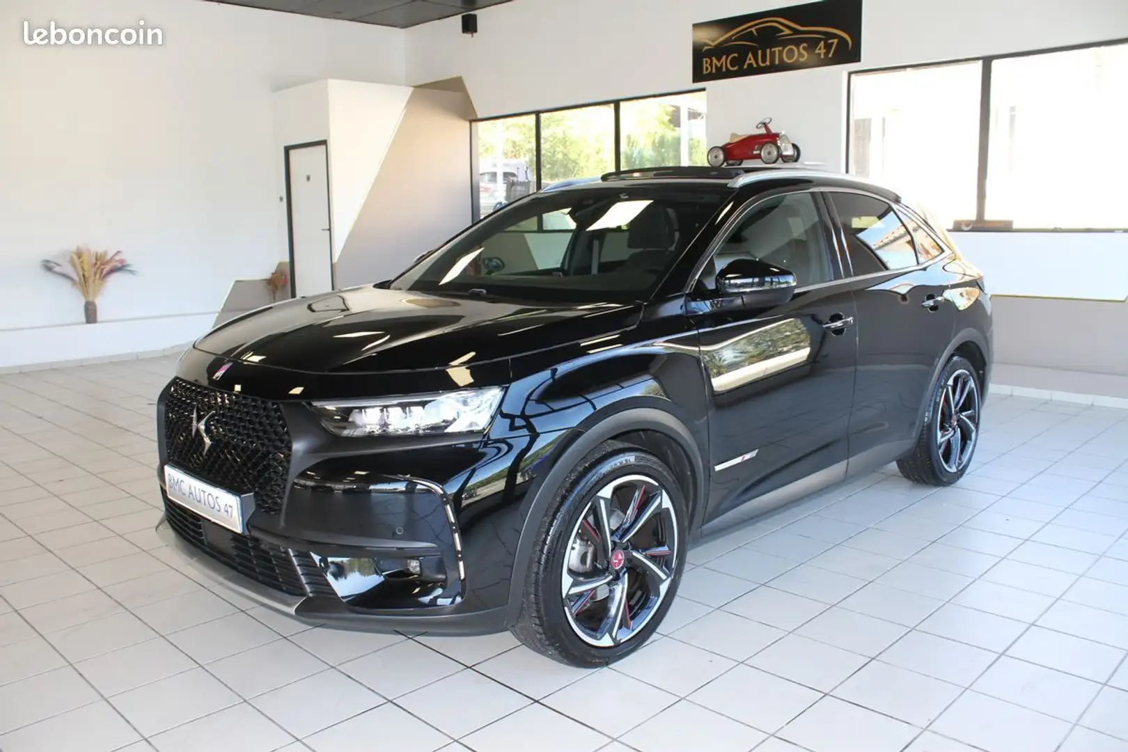DS Automobiles DS 7 Crossback DS7 BlueHDI 130ch EAT8 Performance Line + ( Toit ouvrant, Attelage electrique, Hifi Focal Electra) Noir - 1