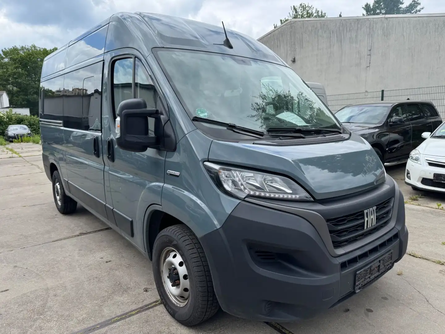 Fiat Ducato 140 L2H2 RS: 9 Sitzer Gris - 2