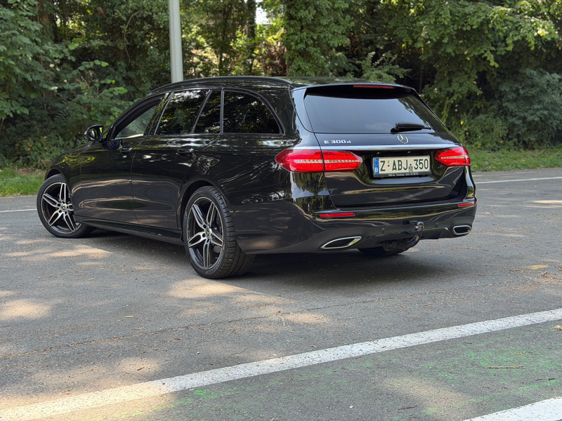 Mercedes-Benz E 300 E 300 d — photo 11