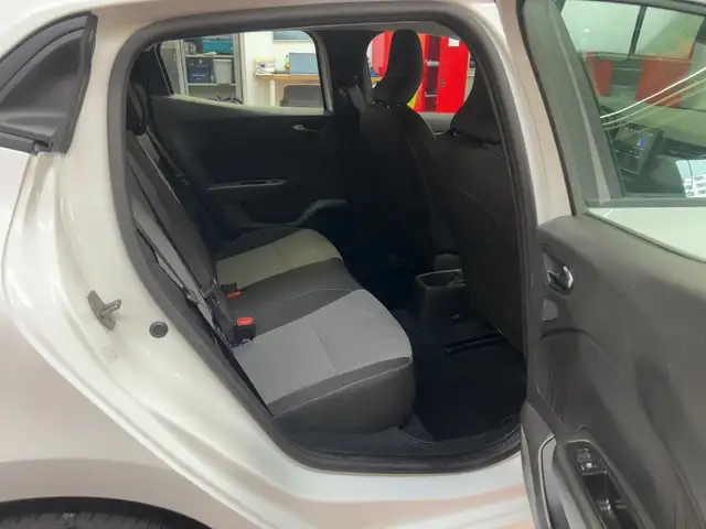 Renault Clio view 9