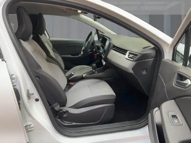 Renault Clio view 8