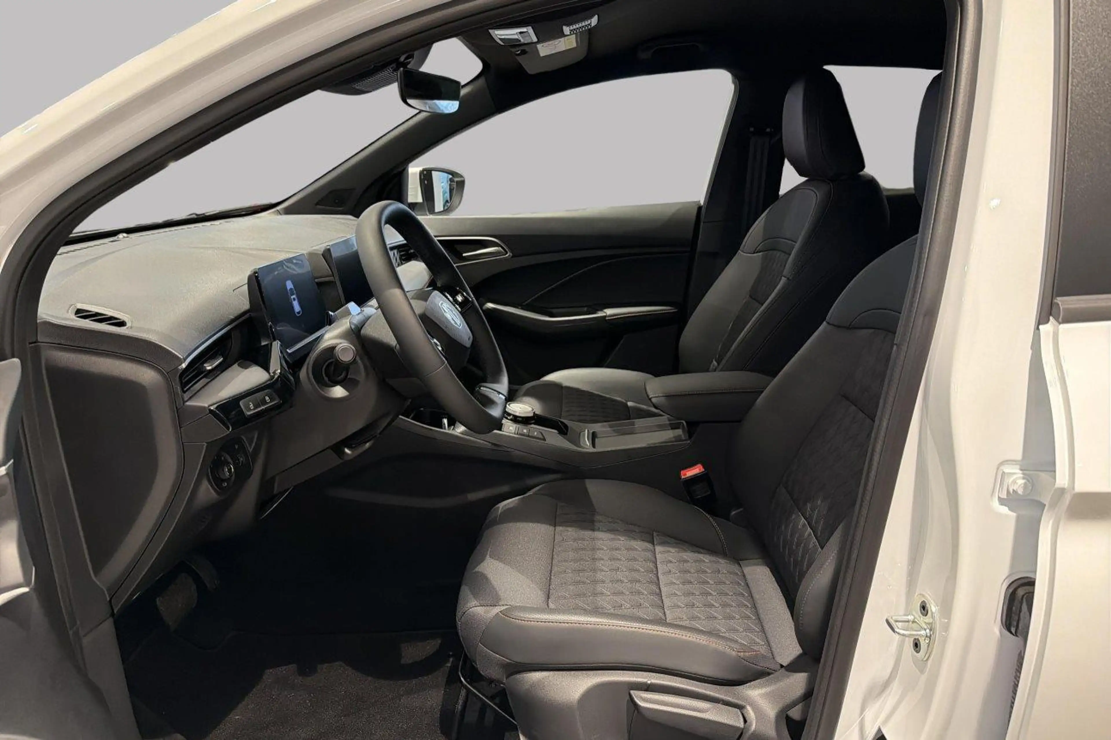 MG MG3 HYBRID+ LUXURY 194 pk — photo 10