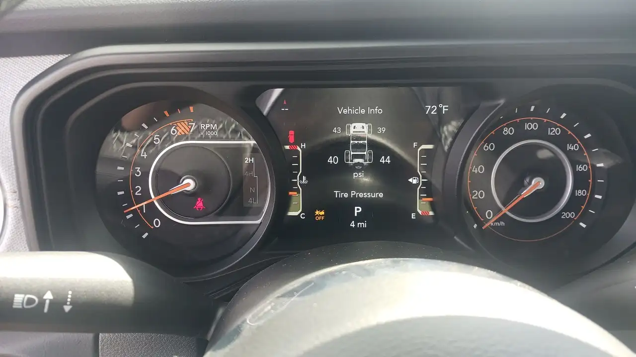 Jeep Wrangler снимка Jeep Wrangler
