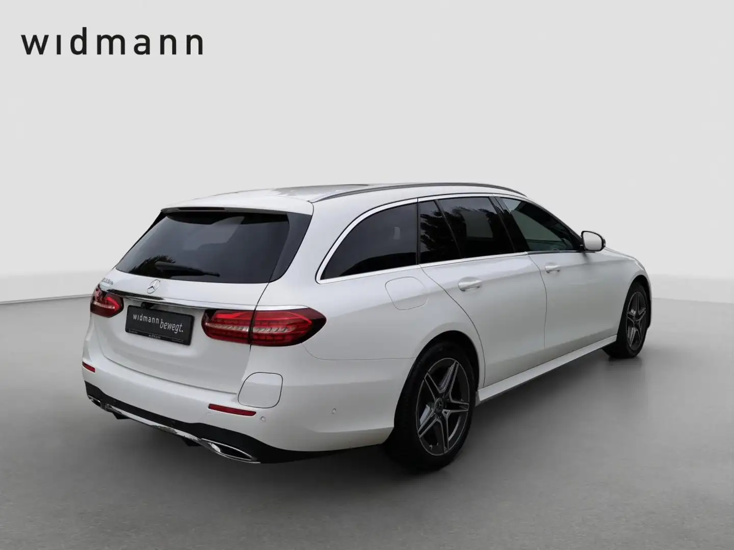 Mercedes-Benz E 300 de T AMG*Navi*Panorama*el.Heck*PTS*SHZ*AHK Blanc - 2