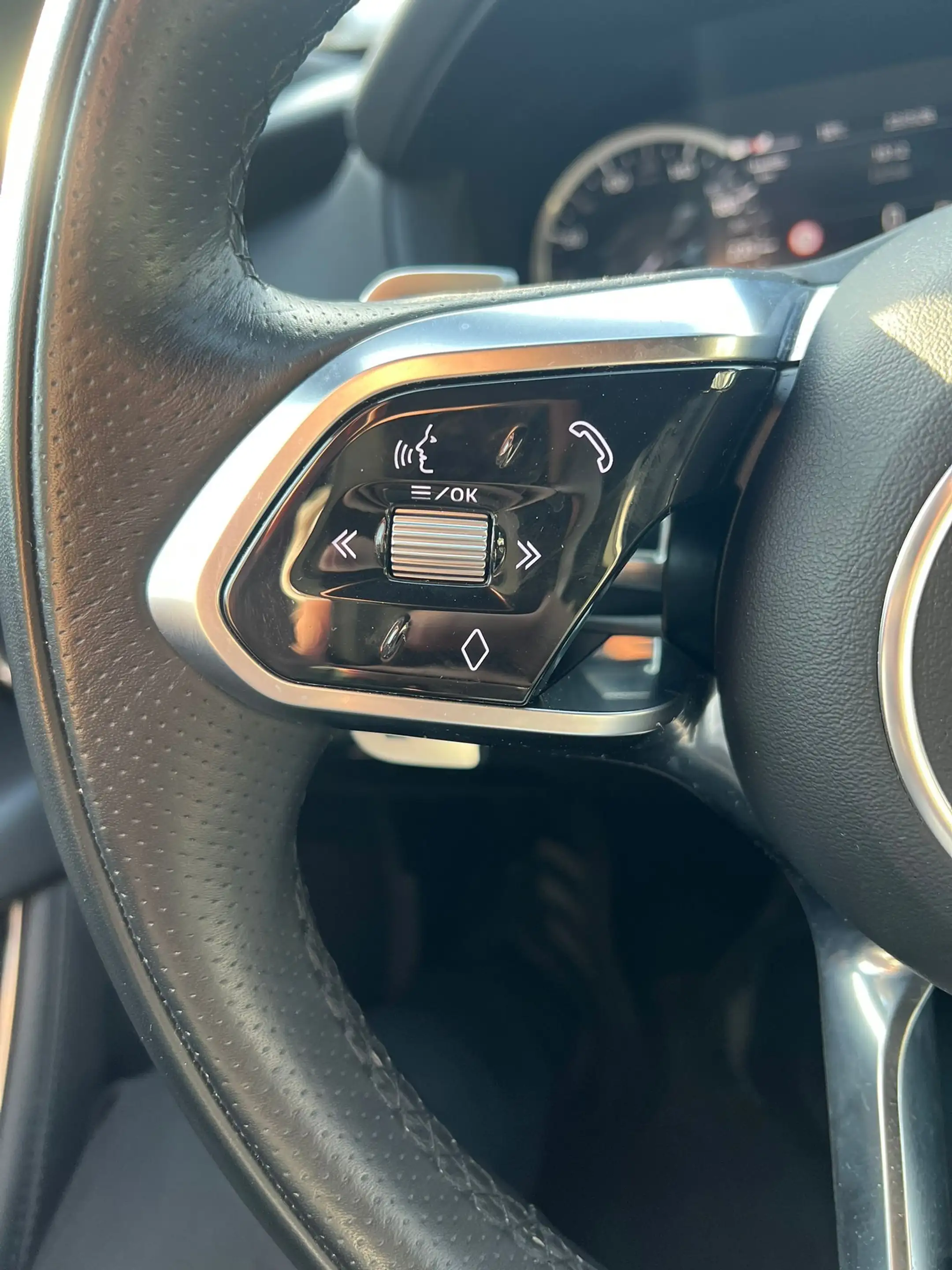 Jaguar XE P300 AWD R-Dynamic Black — photo 8