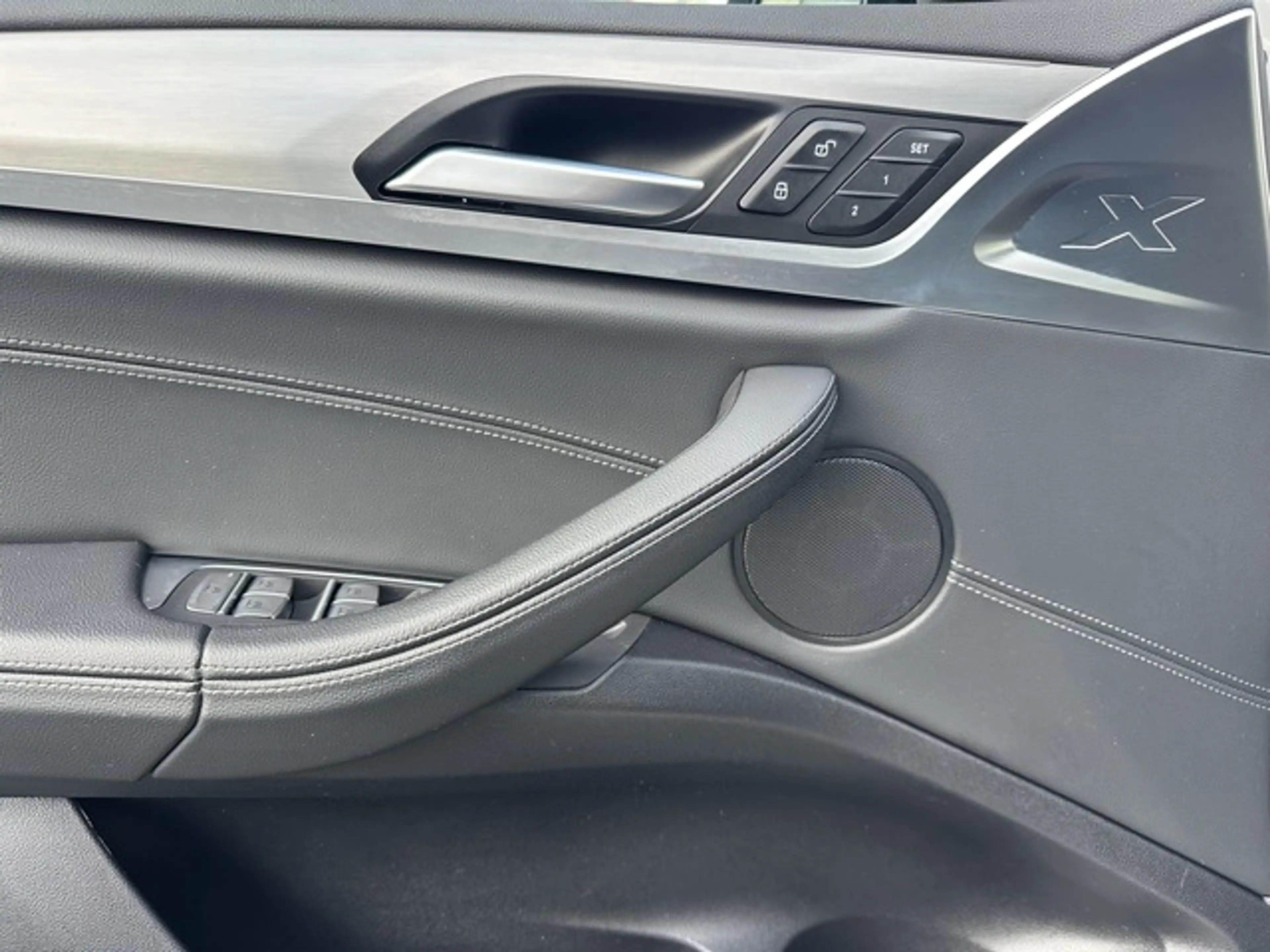 BMW X4 M40 d PANO / KEY GO / HUD / HIGH LED / ACC — photo 11