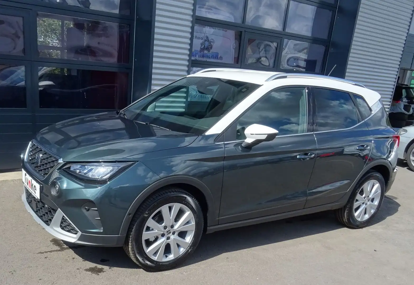 SEAT Arona 1.0 TSI Xperience DSG **KAMERA** Grün - 1