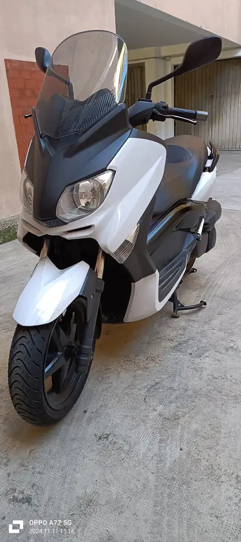 Yamaha X-Max 250 YP250R Bílá - 2