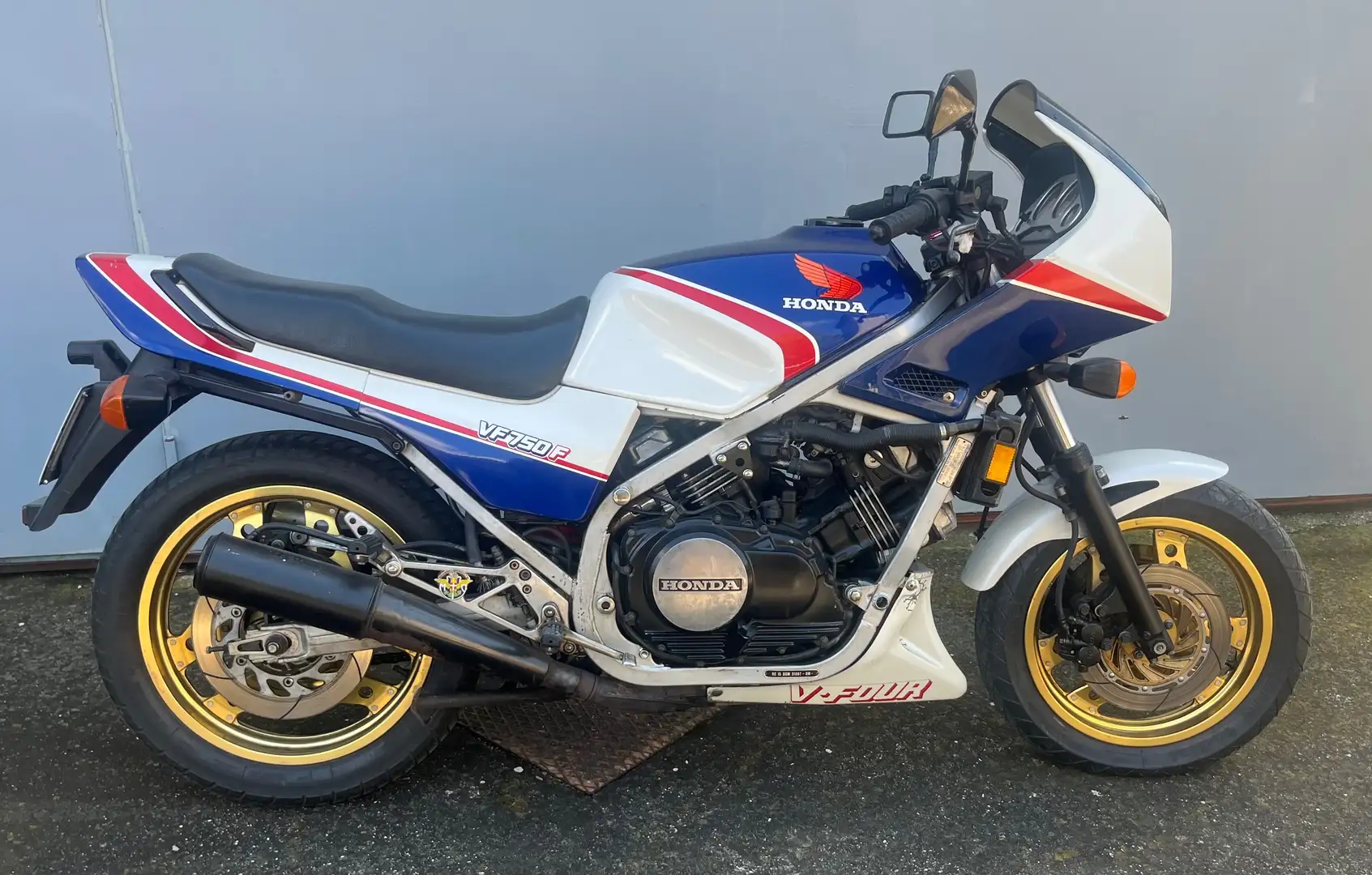 Honda VF 750 Vf750 f Bleu - 1