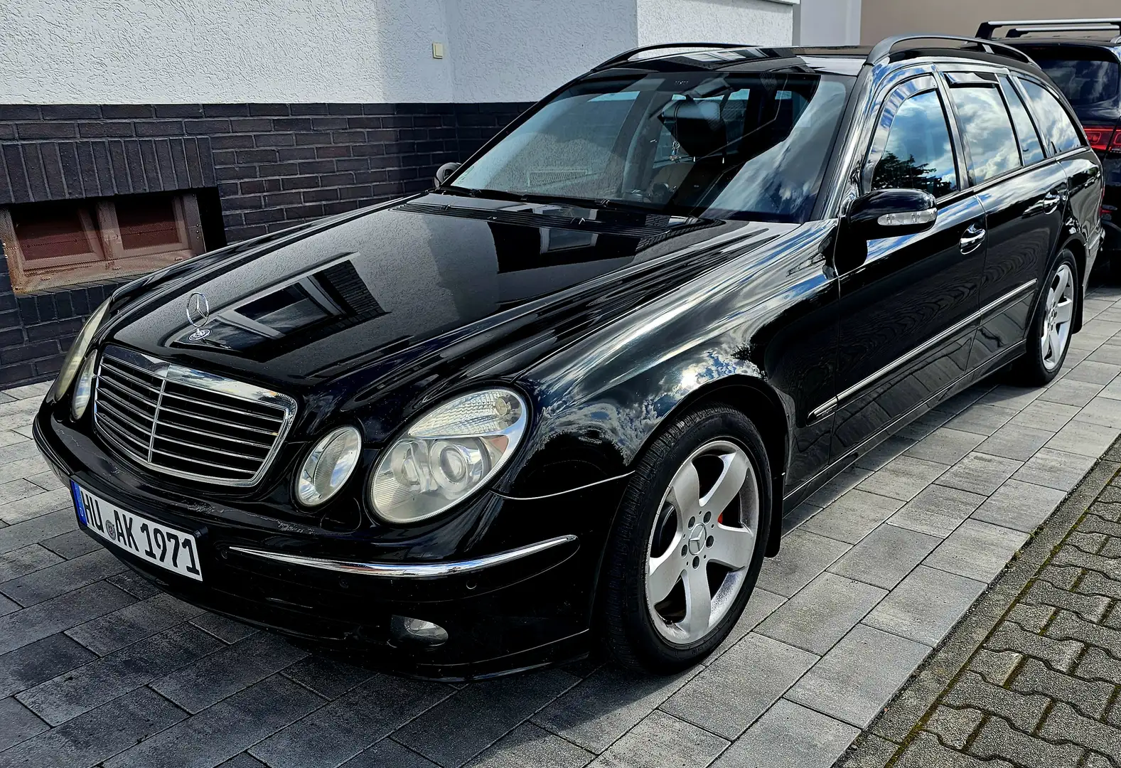 Mercedes-Benz E 320 Avangarde  Brambus Schwarz - 1