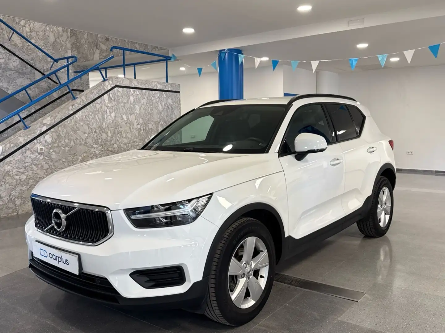 Volvo XC40 T3 Momentum Blanco - 1