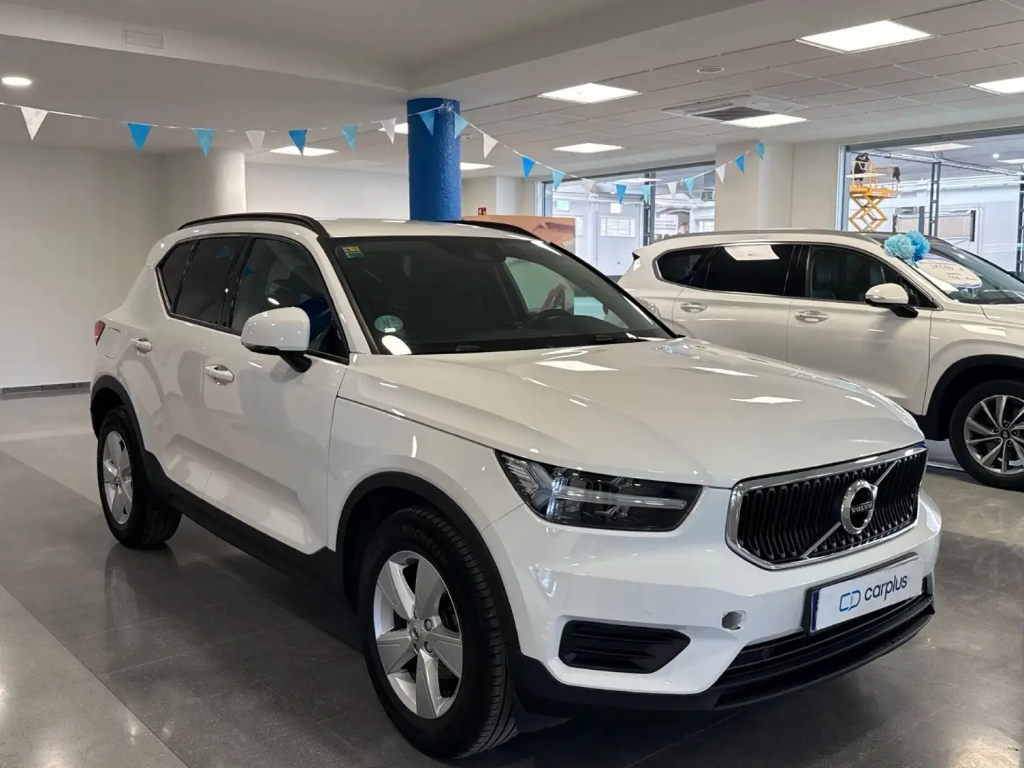 Volvo XC40 T3 Momentum Blanco - 2