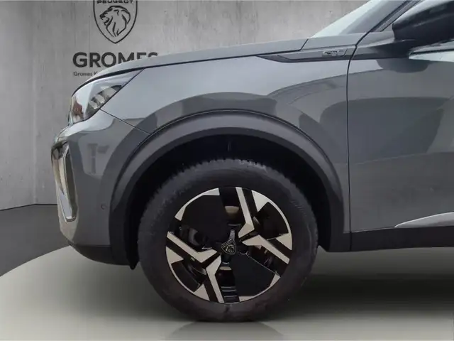 Peugeot 2008 view 11