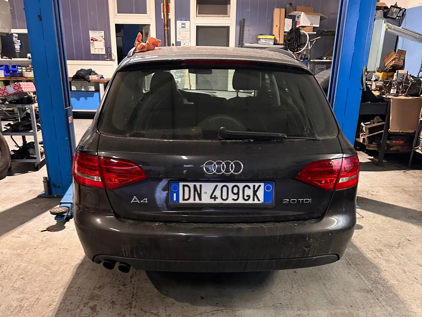Audi A4 B8 Avant 2.0 TDI Gris - 2