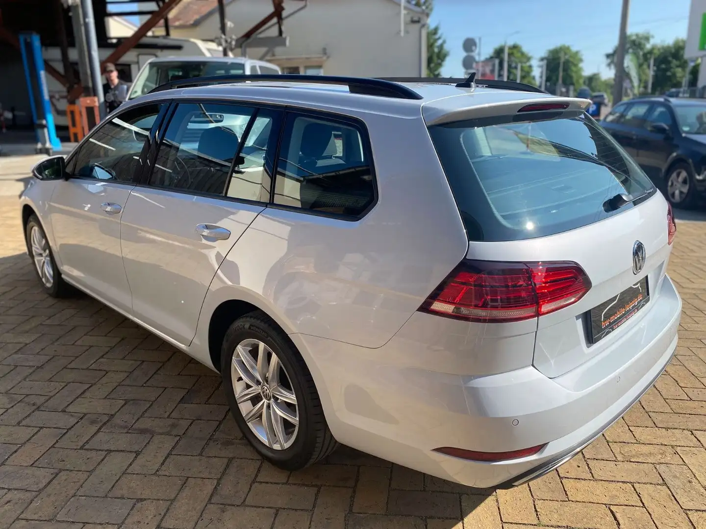 Volkswagen Golf VII Variant Comfortline BiXenon AHK PDC ACC Silber - 2