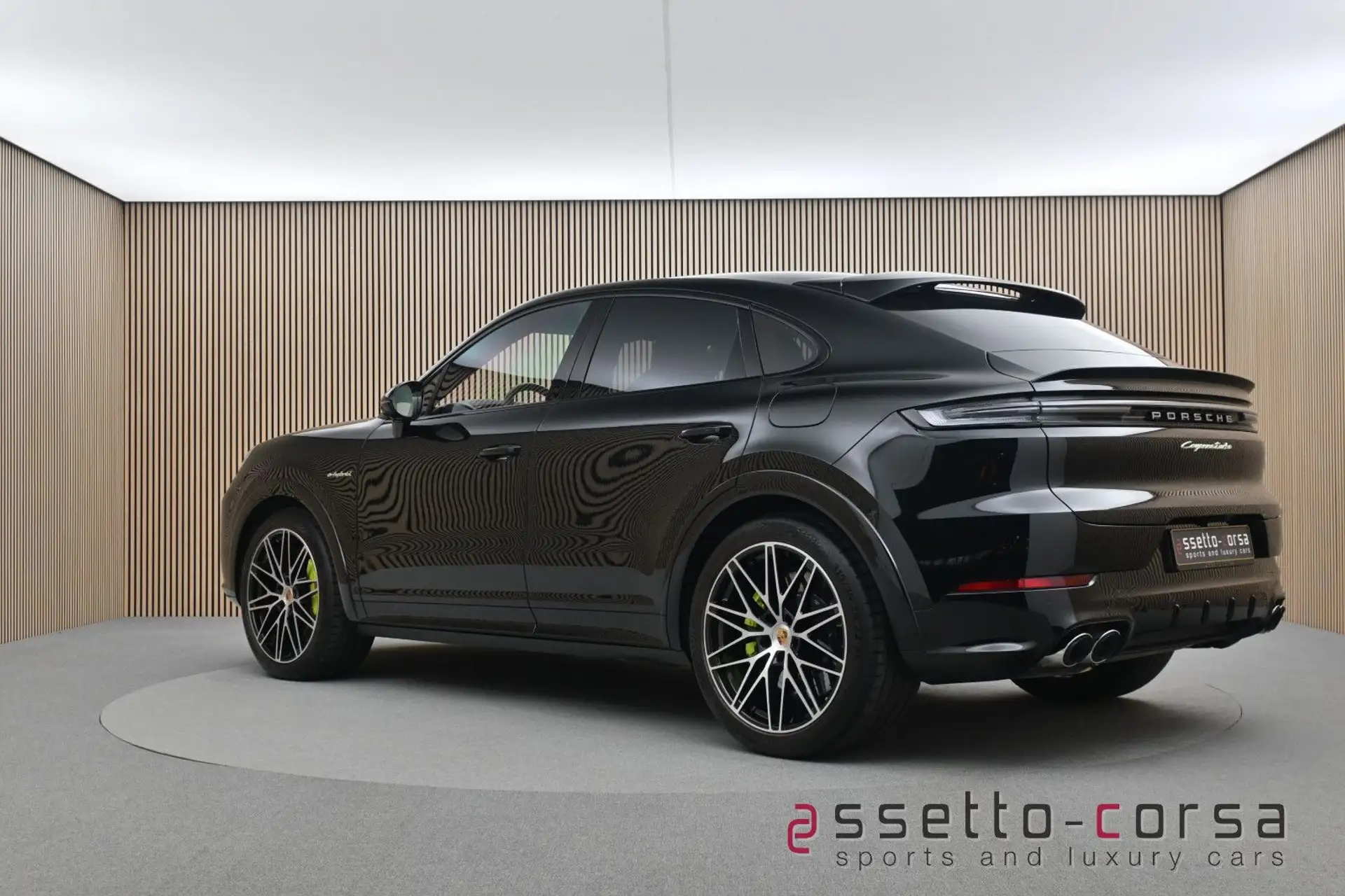 포르쉐 Porsche Cayenne E-Hybrid 2024 검정 사진 2