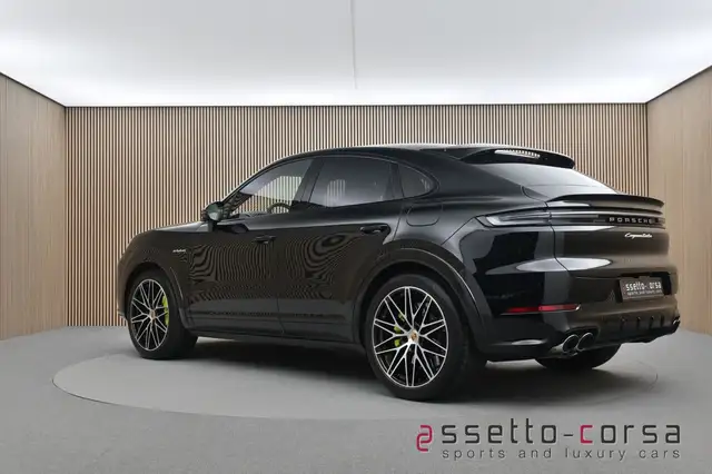 Porsche Cayenne view 2