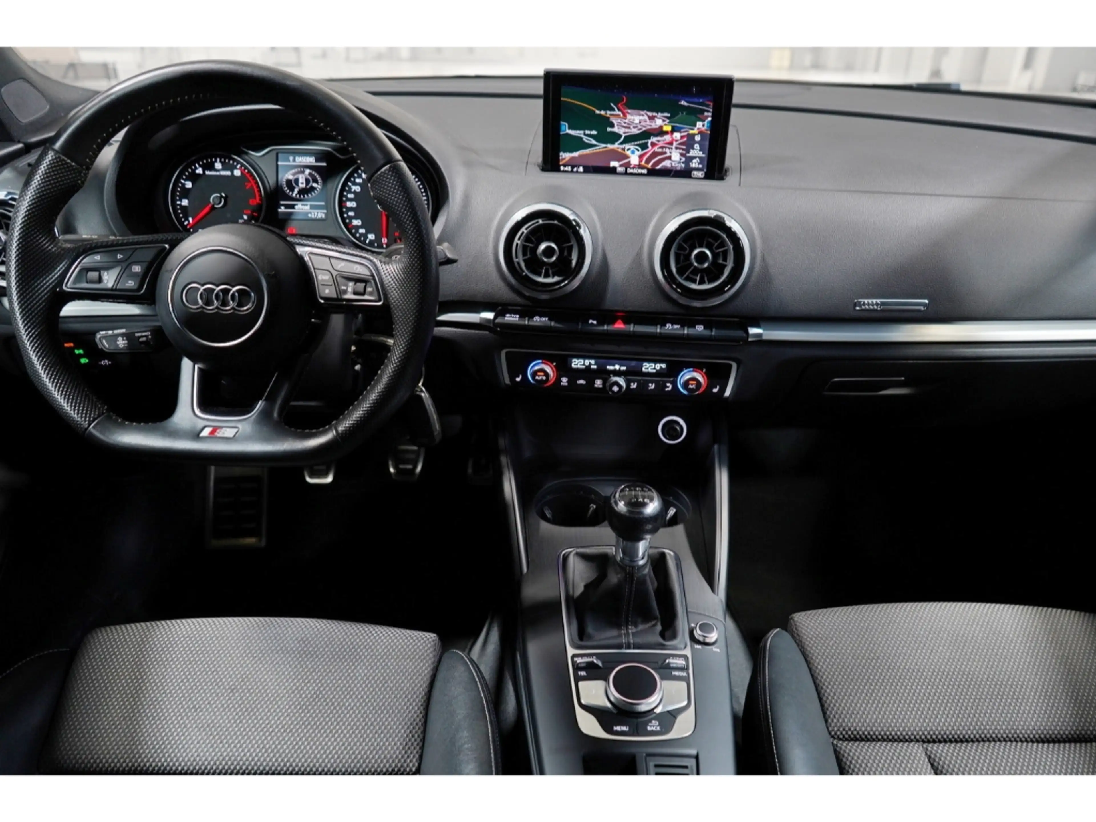 Audi A3 Limousine 1.5 TFSI sport S line — photo 9