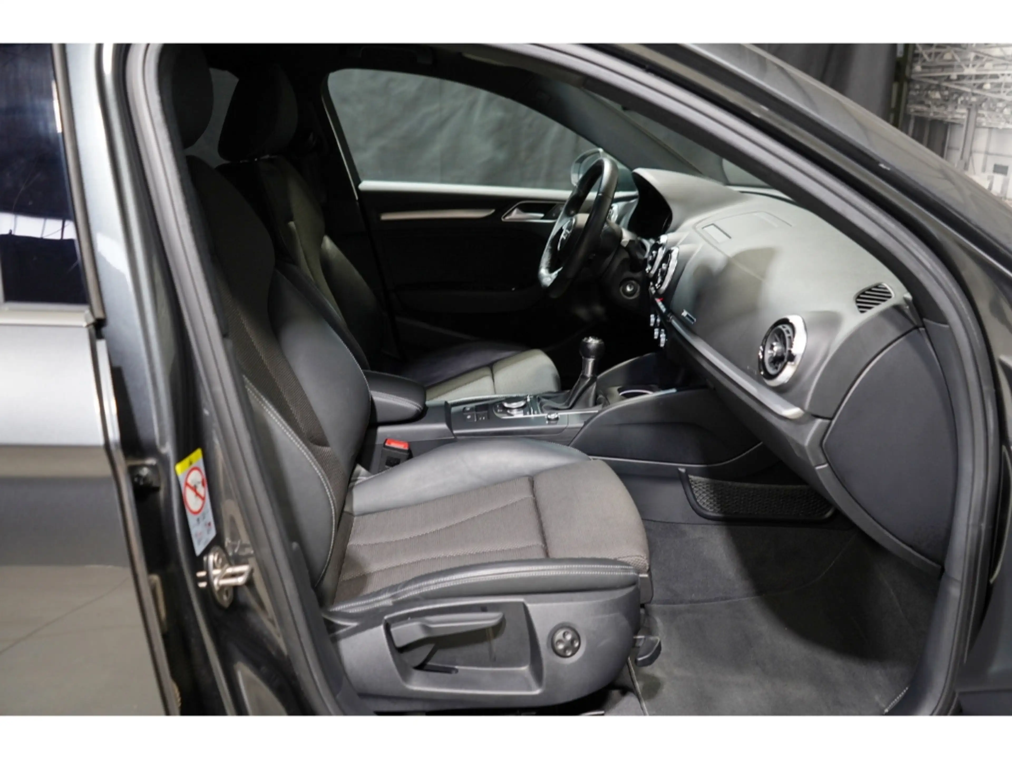 Audi A3 Limousine 1.5 TFSI sport S line — photo 5