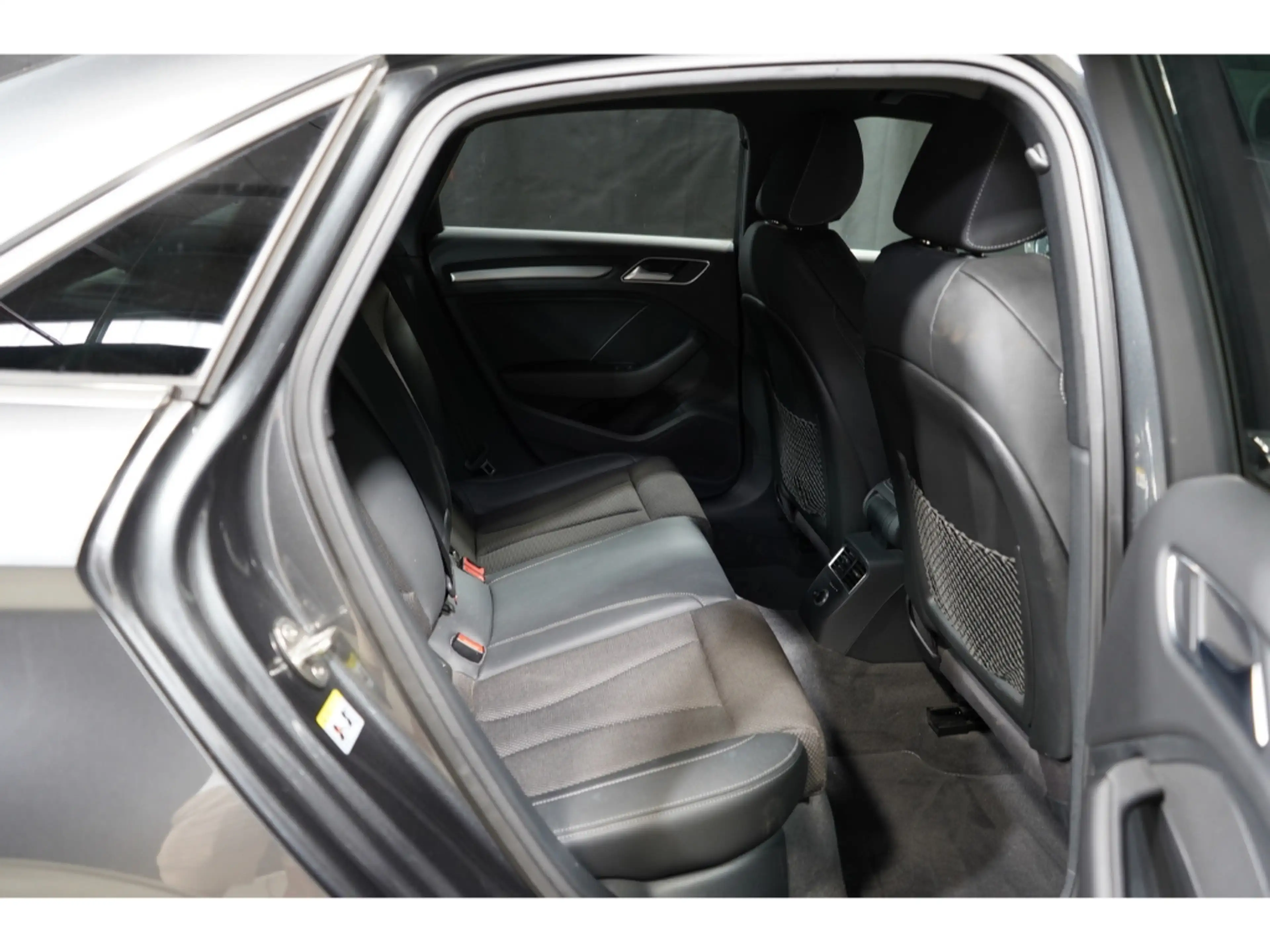 Audi A3 Limousine 1.5 TFSI sport S line — photo 10
