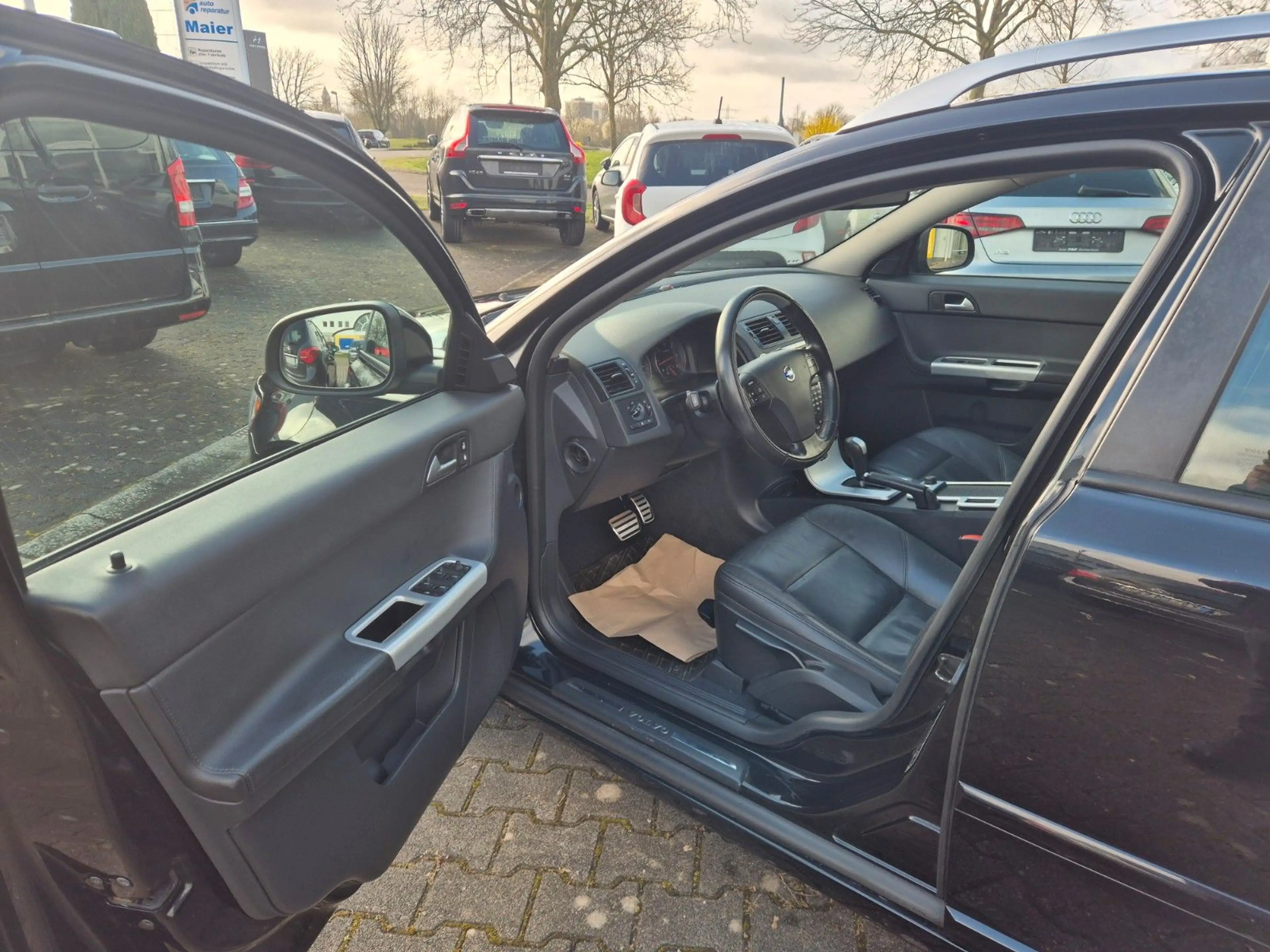 Volvo V50 2.0d 5 Zylinder 1Hd Xenon Automatik Leder — photo 9