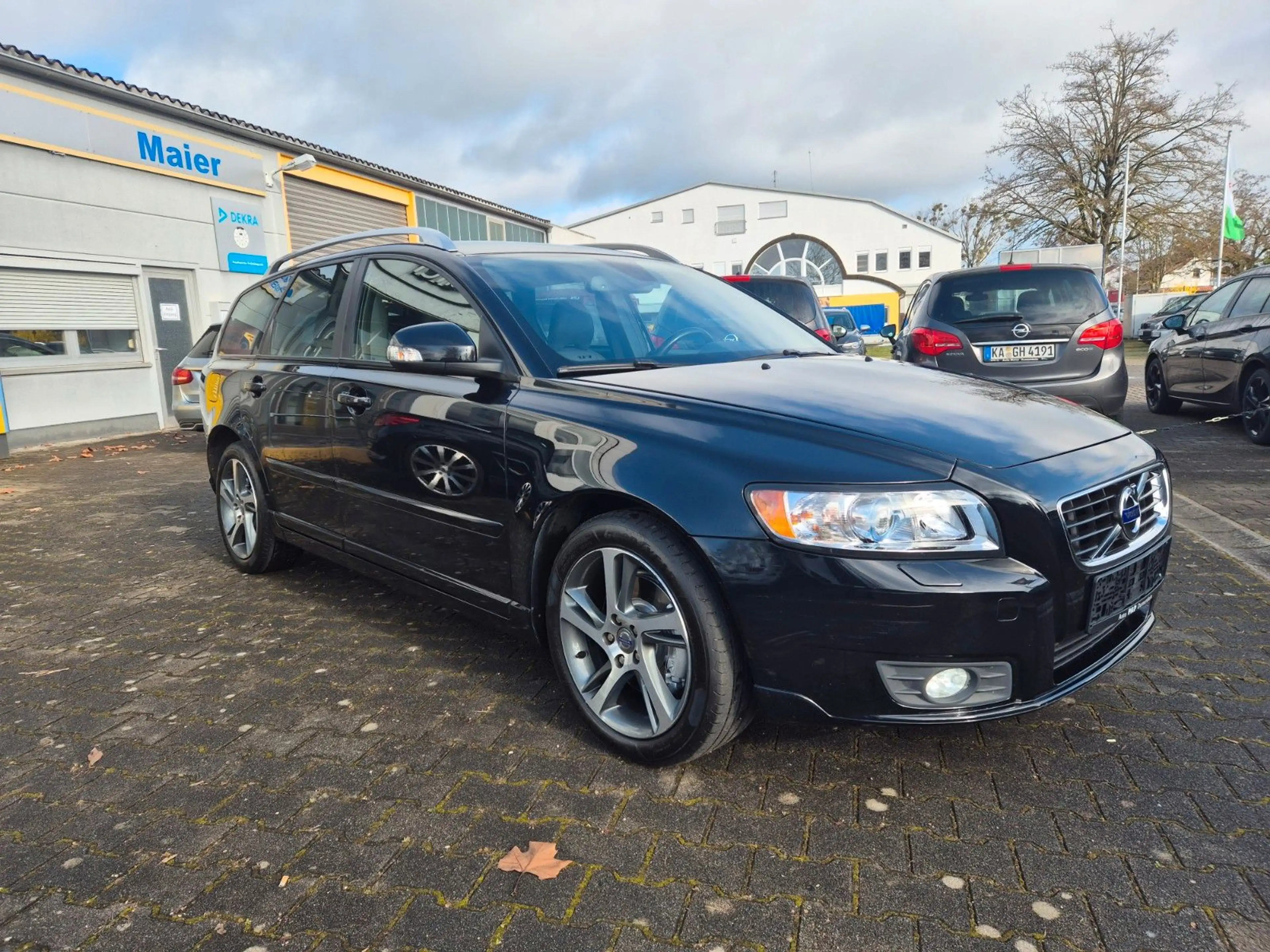 Volvo V50 2.0d 5 Zylinder 1Hd Xenon Automatik Leder — photo 3